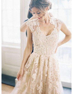 A-Line Elegant V-neck Cap Sleeves Wedding Dress with Lace