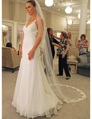 Mermaid Spaghetti Straps Sweep Train White Wedding Dress with Appliques